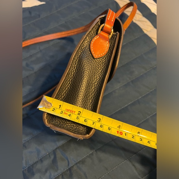 Dooney & Bourke crossbody - Picture 7 of 9